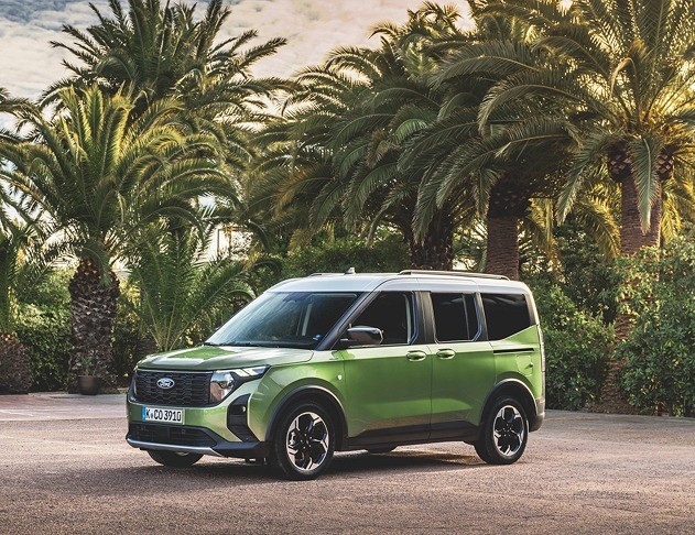 Ford Tourneo Courier Trend verde